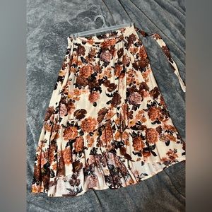 White and mauve wrap skirt